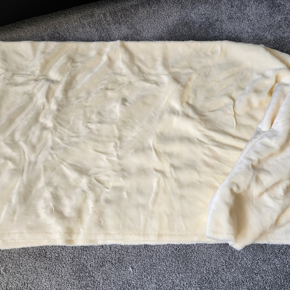 2 yard x 64" Cream Off-White Faux Fur Soft Low pile dense Costume Cosplay Sew - Picture 4 of 6